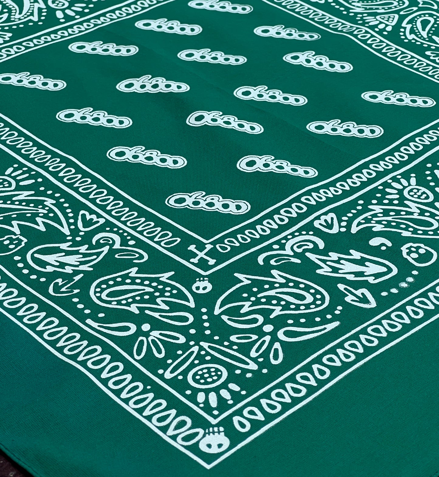 BANDANA VERDE ESTAMPADA A MANO