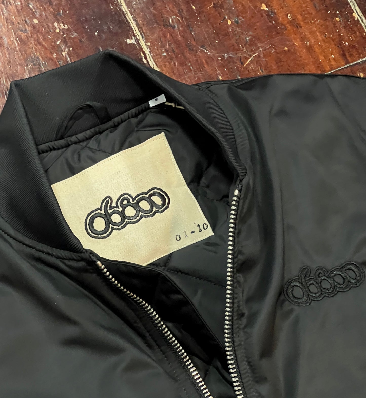 BOMBER NEGRA EDICIÓN LIMITADA Y NUMERADA