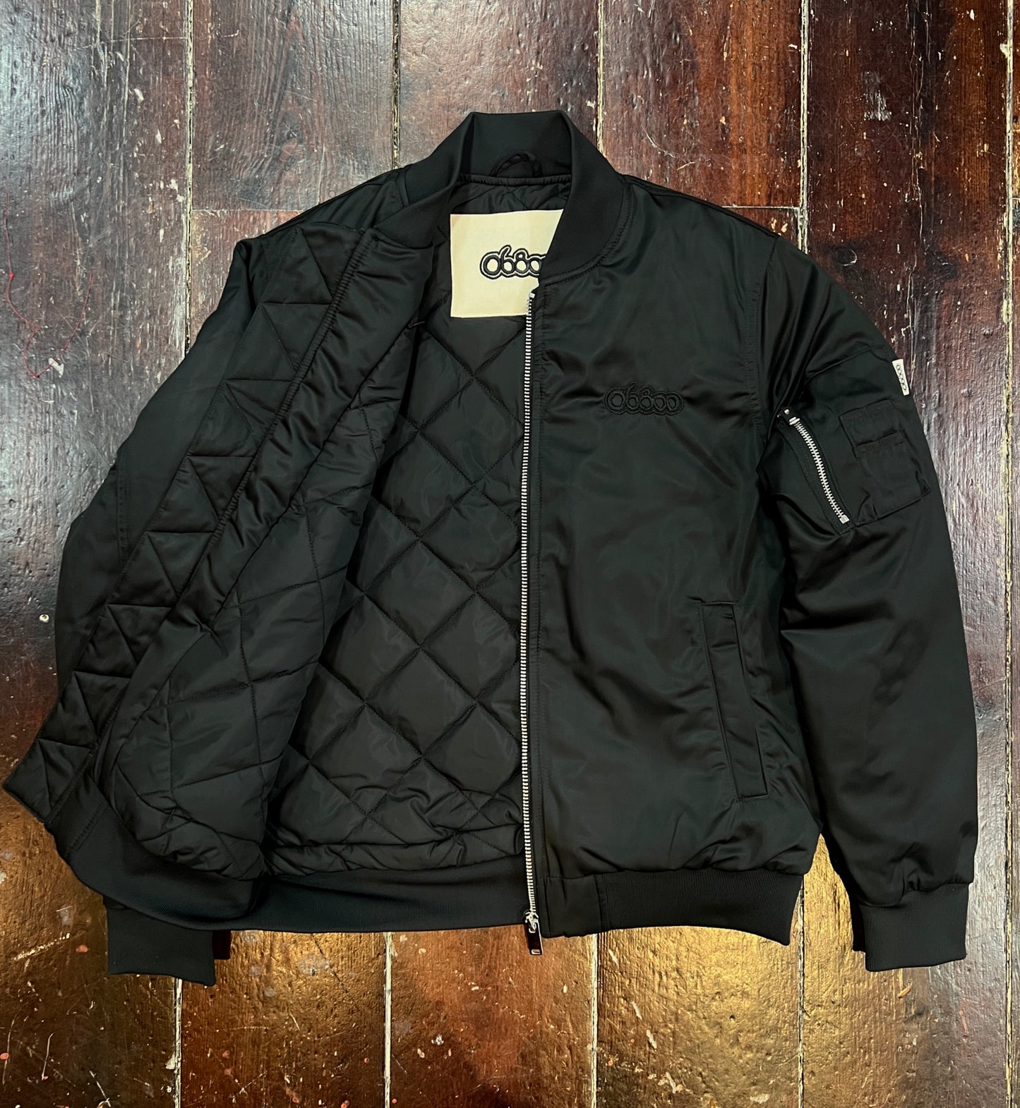 BOMBER NEGRA EDICIÓN LIMITADA Y NUMERADA