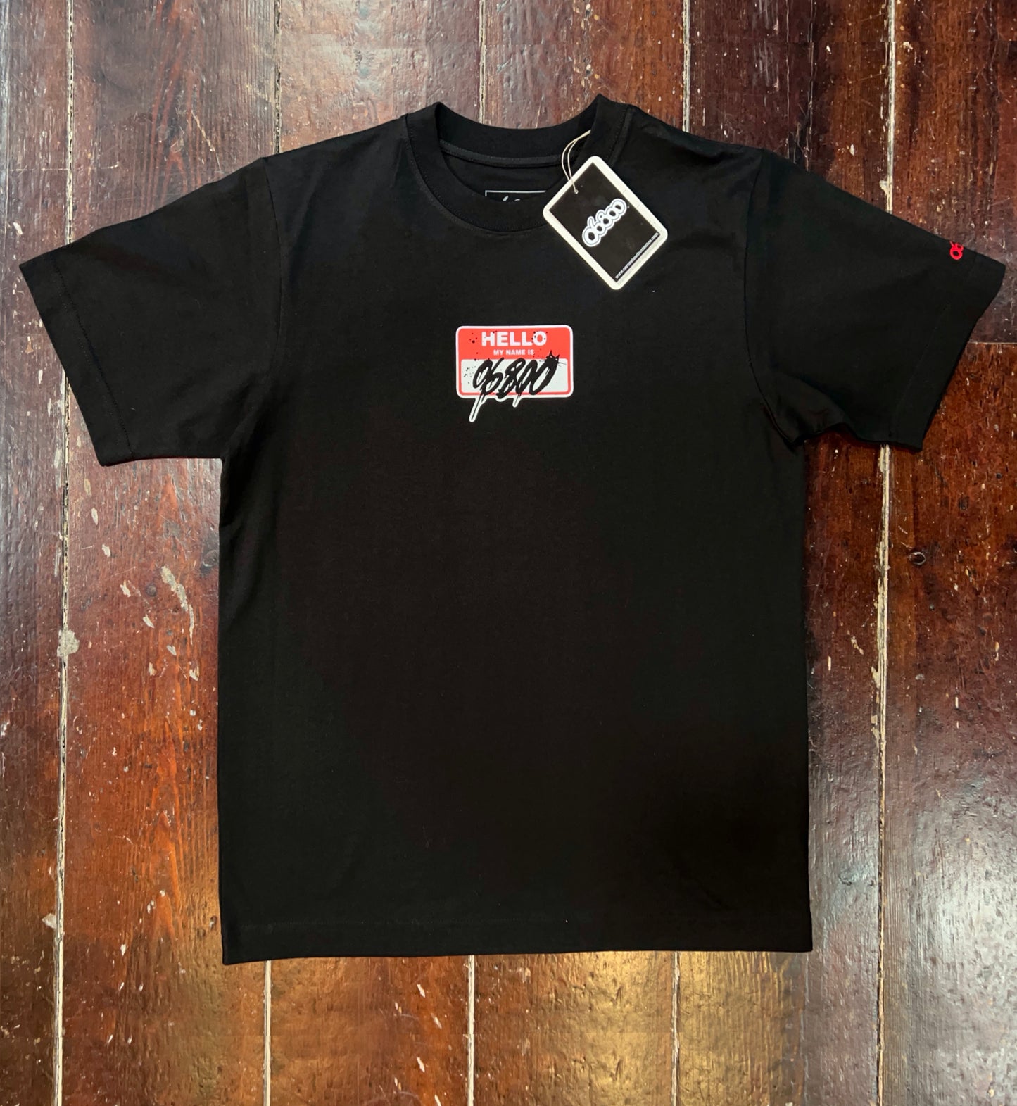 CAMISETA NEGRA HELLO MY NAME IS 06800