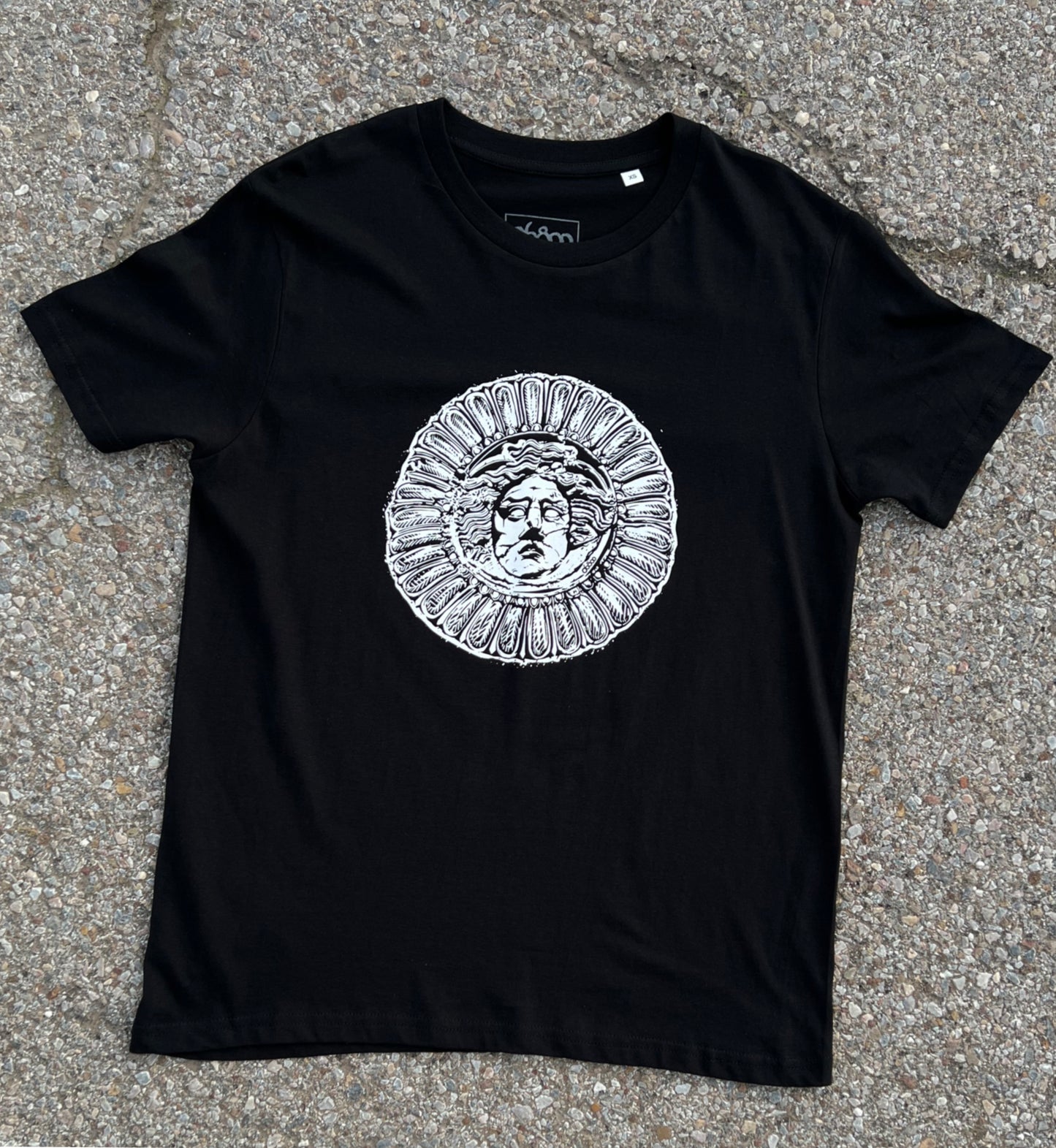 CAMISETA CLÍPEO MEDUSA NEGRA 06800 UNISEX