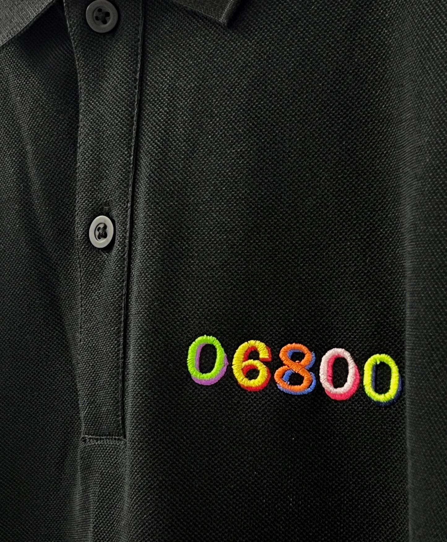 POLO MANGA CORTA NEGRO UNISEX - BORDADO 06800 COLORES